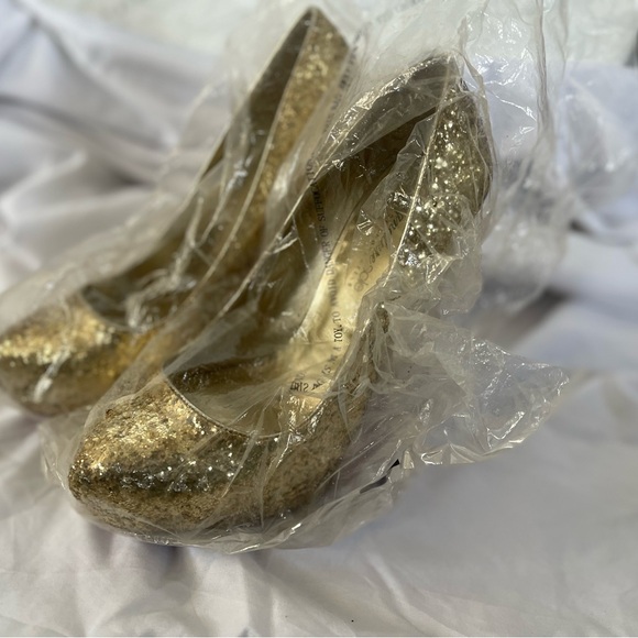 GLITTER! - Picture 2 of 10